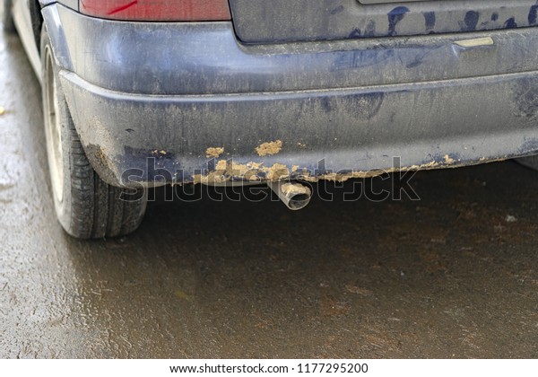 Dirty cars in bad weather,\
wash