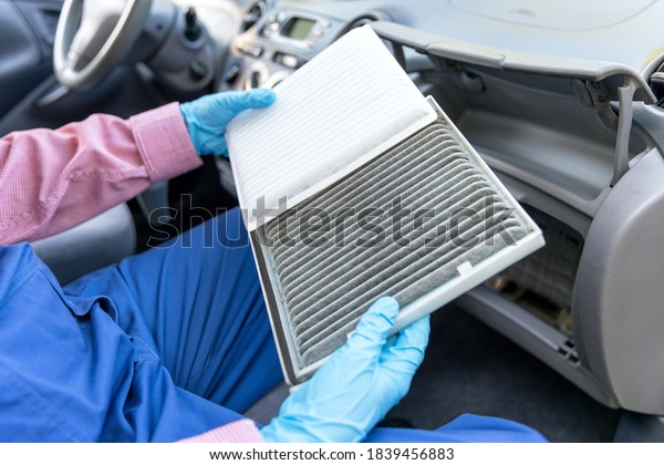 Dirty and\
clean cabin pollen air filter for a\
car