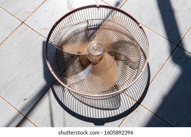 Dirty Fan Cleaning Concept Houseware