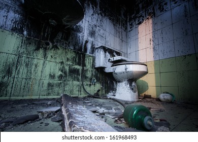 dirty toilet, toilet burn