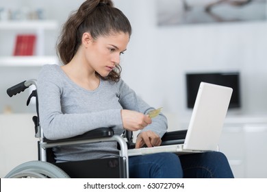 disabled lady buying online