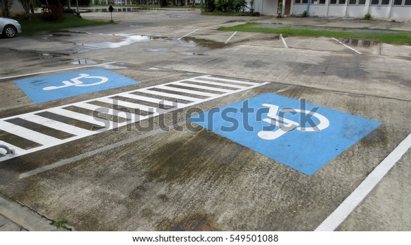 Disabled parking\
sign