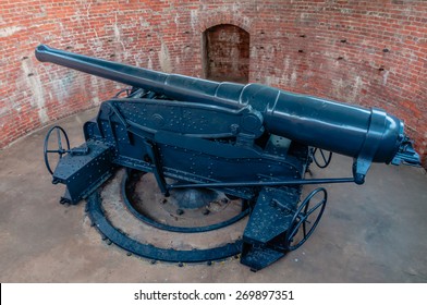 Disappearing Gun At Chulachomklao Fort ,Thailand