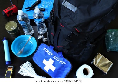 A Disaster Supply Kit,or Go Bag Is A Collection Of Basic Items Your Household May Need In The Event Of An Emergency.This Survival Kit Includes First Aid Items,food,water,flashlight,and Batteries.