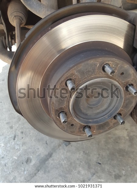 Disc Brake\
Front