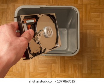 discarding a computer hard drive, the concept of obsolescence of computer components, the evolution of computer technology
