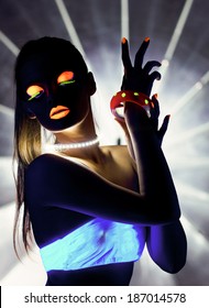 Disco Girl With Glow Make-up Dance In Uv Light