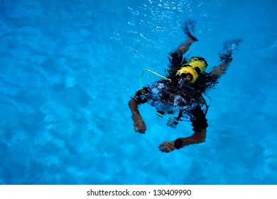 Discovery Scuba Diving Course In Deep Pool