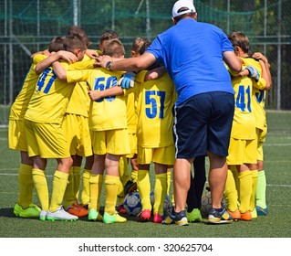 Discussion Of The Kid Soccer Team Before The Match