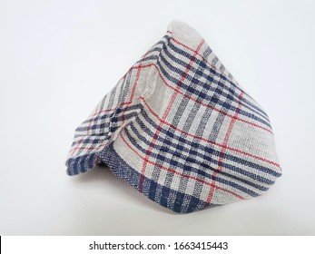 Dish​ towels​ made​ from​ cotton​ absorb​ water​ quickly​ dry​ do​ not​ leave​ a​ lint​ on​ the​ dish