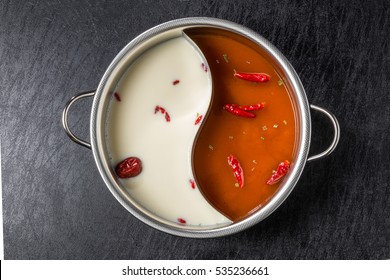 Dishes prepared with medicinal herbs pan Chinese food(Hot pot)