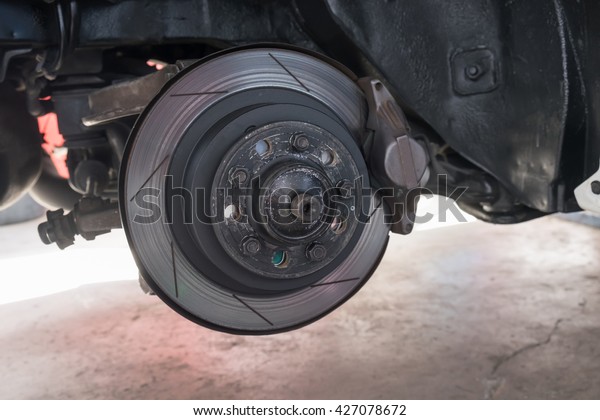 disk break and detail\
of the wheel hub