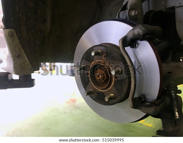Disk break repair in the\
service car