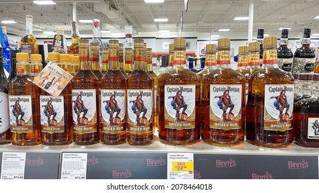  A Display Of Bottles Of Captain Morgan With Background Bokeh At A Binneys Liqour Store In Springfield, Illinois.