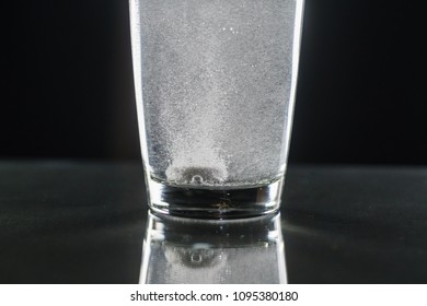 Dissolving Effervescent Tablet Glass Water Stock Photo 1095380180 ...