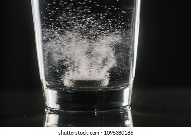 Dissolving Effervescent Tablet Glass Water Stock Photo 1095380186 ...