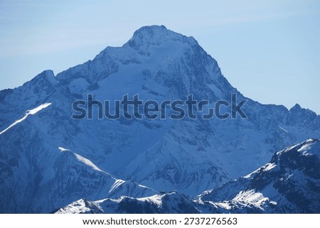 The distinctive pyramidal shape of the north face of Roche de la Muzelle (3,465 m). Massif des Écrins. Isère. France.