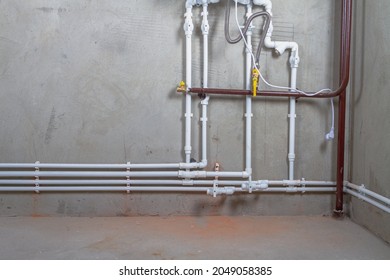 Distribution of hot water and heating through plastic pipes from a double-circuit boiler in the house An autonomous heating system.