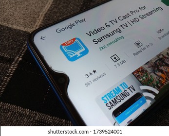 District Katni, Madhya Pradesh, India - May 04, 2020: Video And TV Cast Pro For Samsung HD Streaming Latest Application Displayed On Digital Screen At Google Play Store Window.