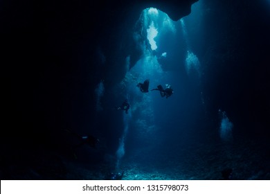 Dive Into Cave In Palau Blue Hole