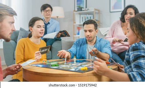 3,688 Teenagers Playing Board Games Images, Stock Photos & Vectors ...