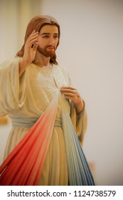 Divine Mercy Of Jesus Christ Statue 