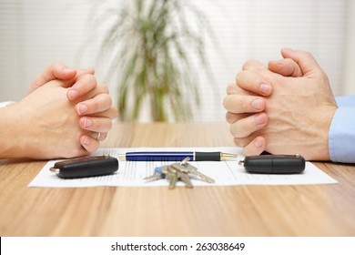 Scheidungsabkommen. Ehefrau und Ehemann können keine Einigung erzielen
