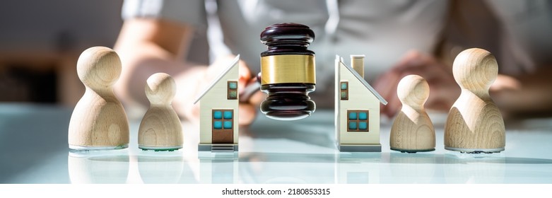 Divorce And House Split. Judge And Custody Law