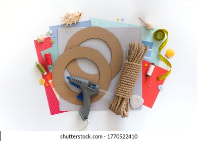 DIY Instruction. Step By Step Tutorial. Making Summer Decor - Wreath Of Rope With Sea Stars Made Of Felt. Craft Tools And Supplies. Step 5