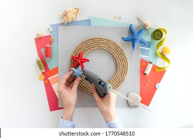 DIY Instruction. Step By Step Tutorial. Making Summer Decor - Wreath Of Rope With Sea Stars Made Of Felt. Craft Tools And Supplies. Step 6.