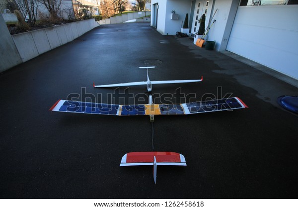 DIY Solar RC\
plane