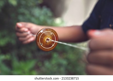 DIY Wooden Spinner For Endless Fun - Indian Traditional Kid's Game	
