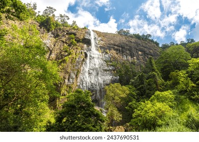 Diyaluma waterfall in a sunny day in Sri Lanka