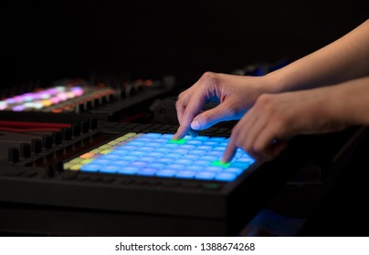 Midi Controller の画像 写真素材 ベクター画像 Shutterstock