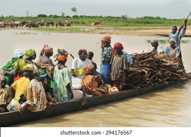 Niger River Images, Stock Photos & Vectors 