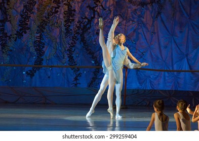 DNIPROPETROVSK, UKRAINE - JUNE 27, 2015: Dancers Julia Zakharenko And Alex Belan Perform The Adagio Nino Rota At State Opera And Ballet Theatre. 