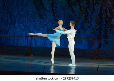 DNIPROPETROVSK, UKRAINE - JUNE 27, 2015: Dancers Julia Zakharenko And Alex Belan Perform The Adagio Nino Rota At State Opera And Ballet Theatre. 