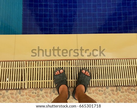 Do not put shoes in the pool area.
