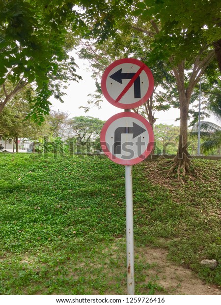 Do not turn left
sign