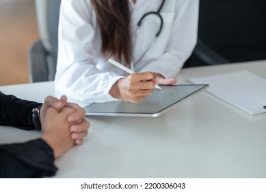 The Doctor Is Asking About The Patient's History And Treatment Details Describe The Effect Of The Disease And Medication, Side Effect, Medication, And Way To Take Care Of Yourself.