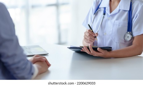 The Doctor Is Asking About The Patient's History And Treatment Details Describe The Effect Of The Disease And Medication, Side Effect, Medication, And Way To Take Care Of Yourself.