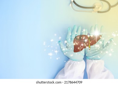 Doctor Examines The Liver Hologram While Reviewing The Test Results On The Virtual Interface And Performing Data Analysis. Donation, Cutting-edge Technologies, And Future Medicine All Relate To Liver 