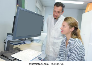 Doctor Explaining Diagnosis To Her Female Patient Icmed