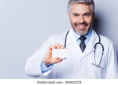 18,575 Doctor holding card Images, Stock Photos & Vectors | Shutterstock