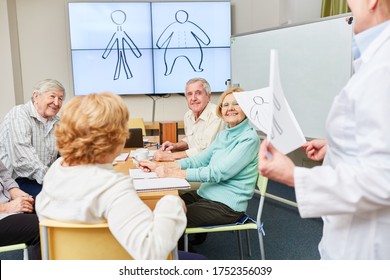 Doctor Informs Seniors About Healthy Eating In A Course At The Adult Education Center