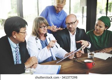 Doctor Meeting Teamwork Diagnosis Healthcare Concept