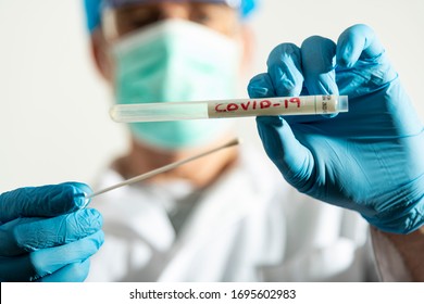 Doctor Showing Medical Laboratory Swab Coronavirus Stock Photo ...