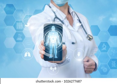 Doctor shows in the mobile phone app with a hologram of the person and the internal organs.