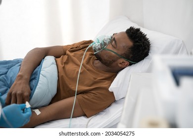 Doctor Using Ventilator Mask For Coronavirus Or Covid-19 Patient