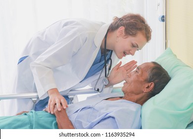 Doctors are described in detail on how to treat the sick, deaf. - Shutterstock ID 1163935294